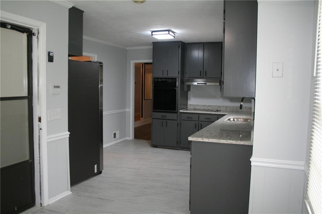 2075 Pinewood Drive - Photo 10