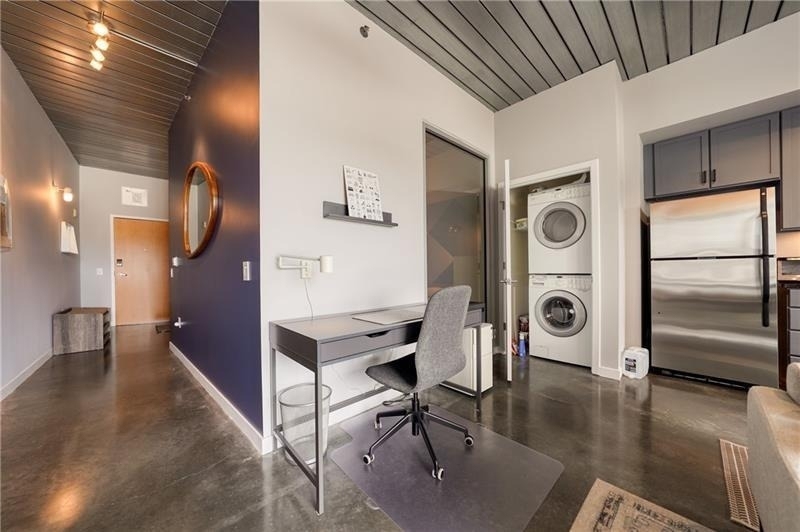 620 Glen Iris Drive Ne - Photo 3