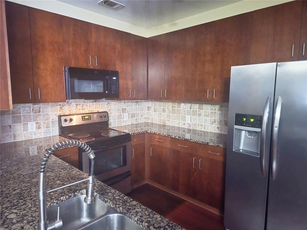 898 Oak Street Sw - Photo 8