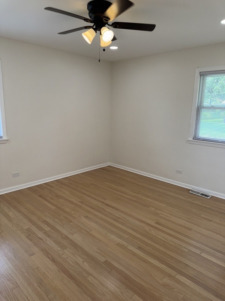 7450 Webster Street - Photo 10