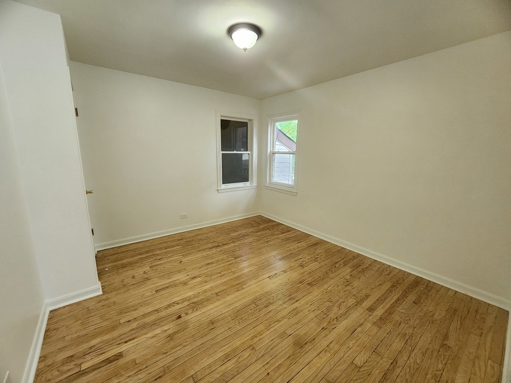 2017 Foster Street - Photo 6