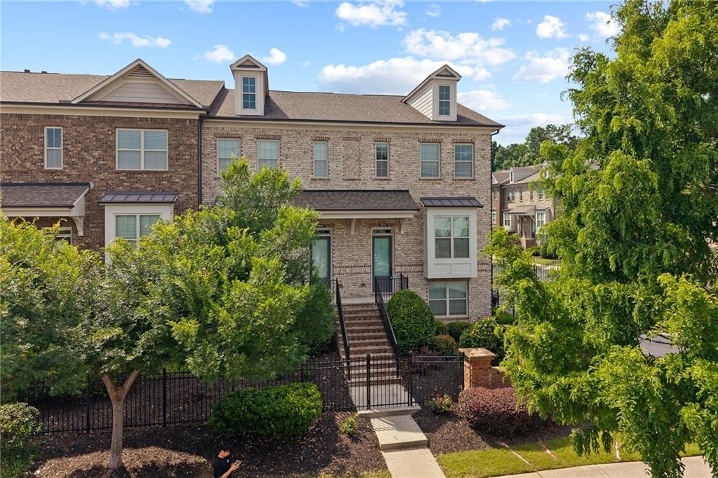 1098 Township Square - Photo 1
