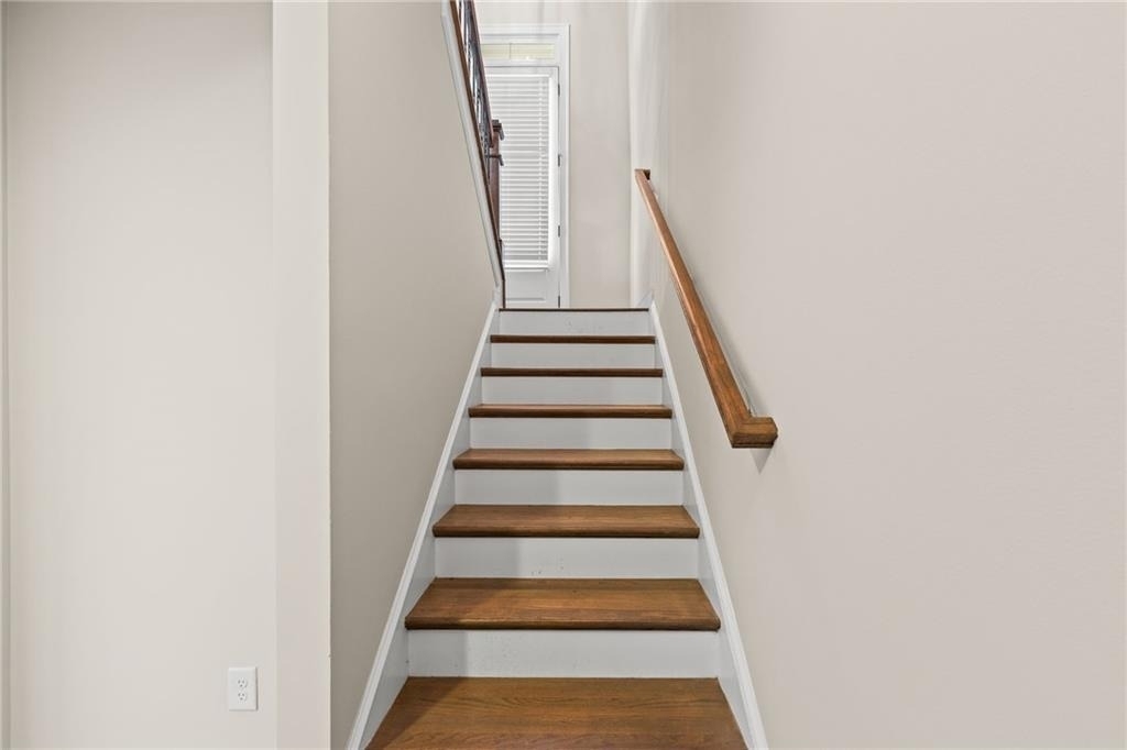 1098 Township Square - Photo 36