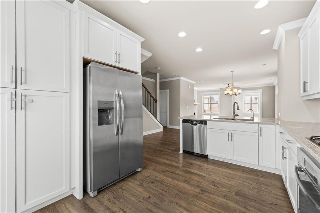 1098 Township Square - Photo 10