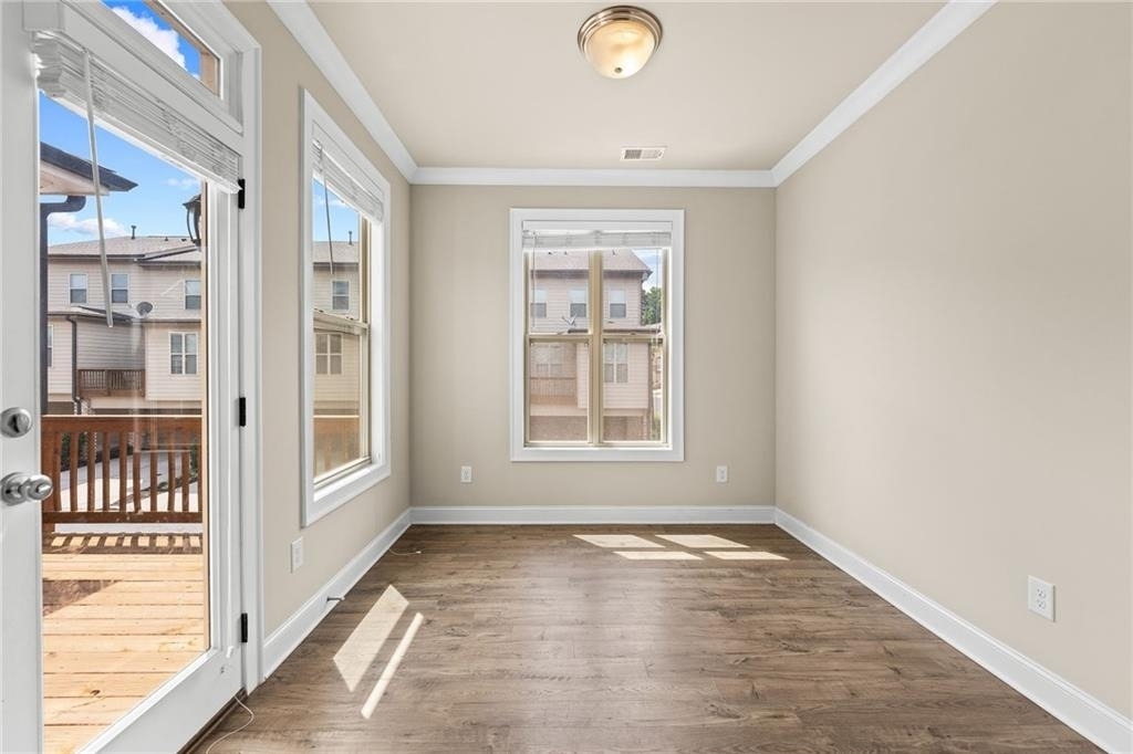 1098 Township Square - Photo 17