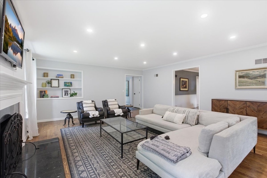 9343 Hamlin Avenue - Photo 5
