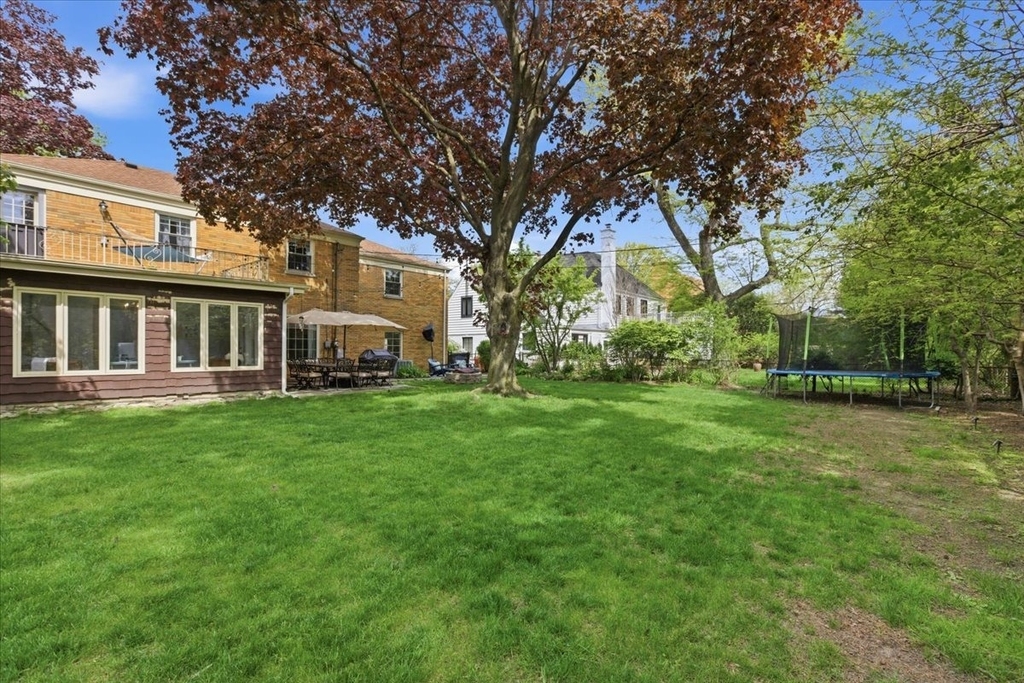 9343 Hamlin Avenue - Photo 32