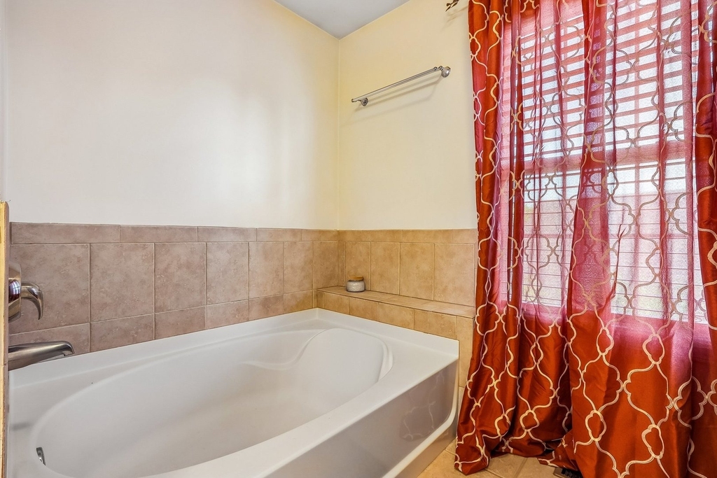 9482 Inverness Drive - Photo 11