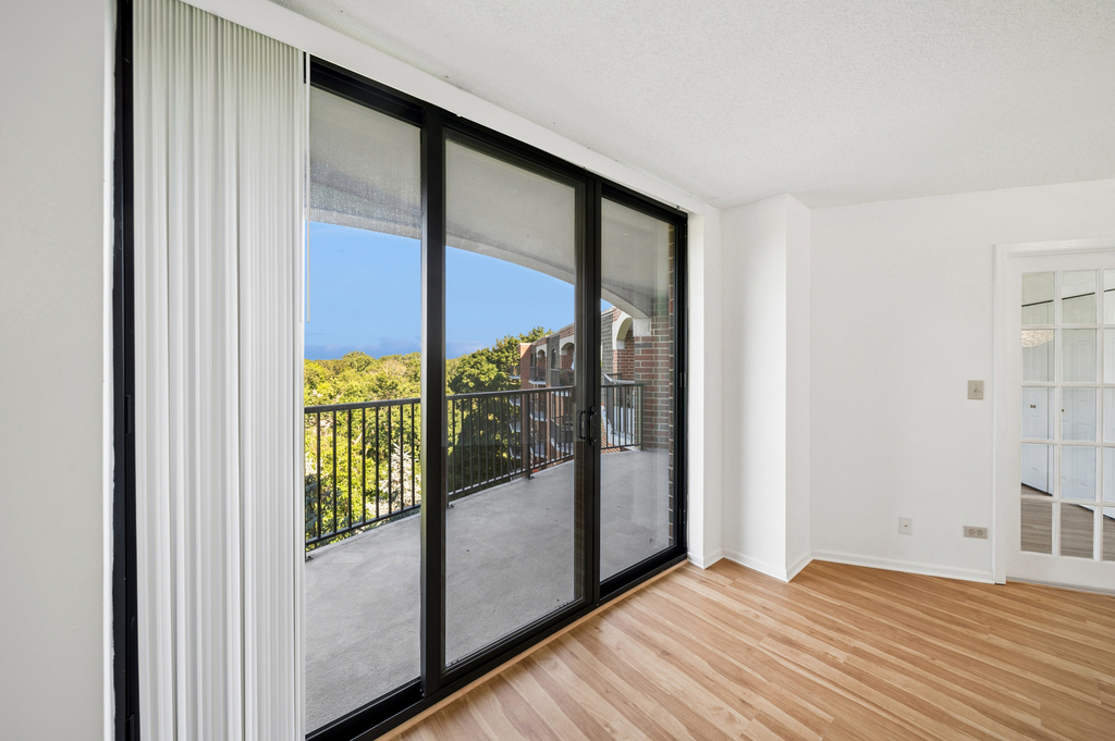 511 Aurora Avenue - Photo 5