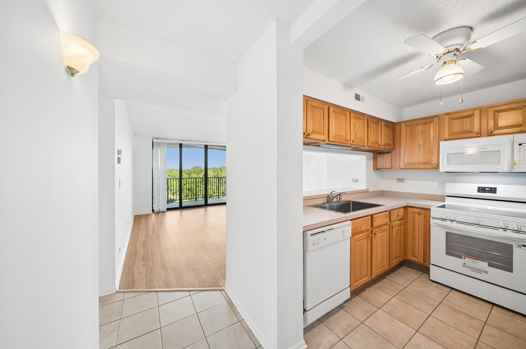 511 Aurora Avenue - Photo 1