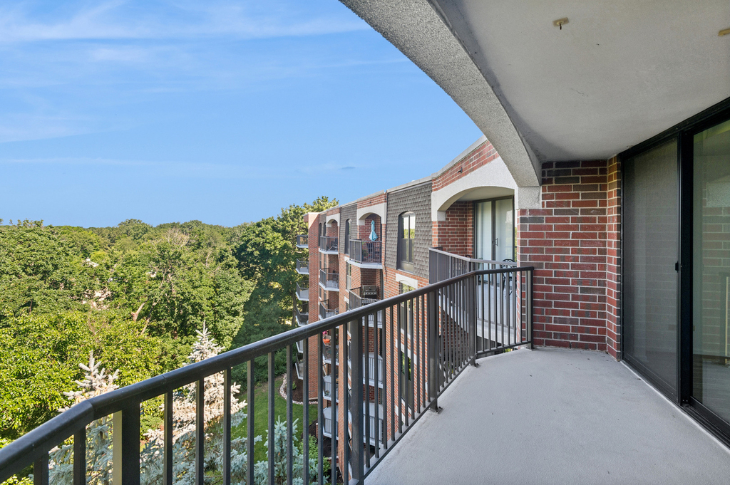 511 Aurora Avenue - Photo 6