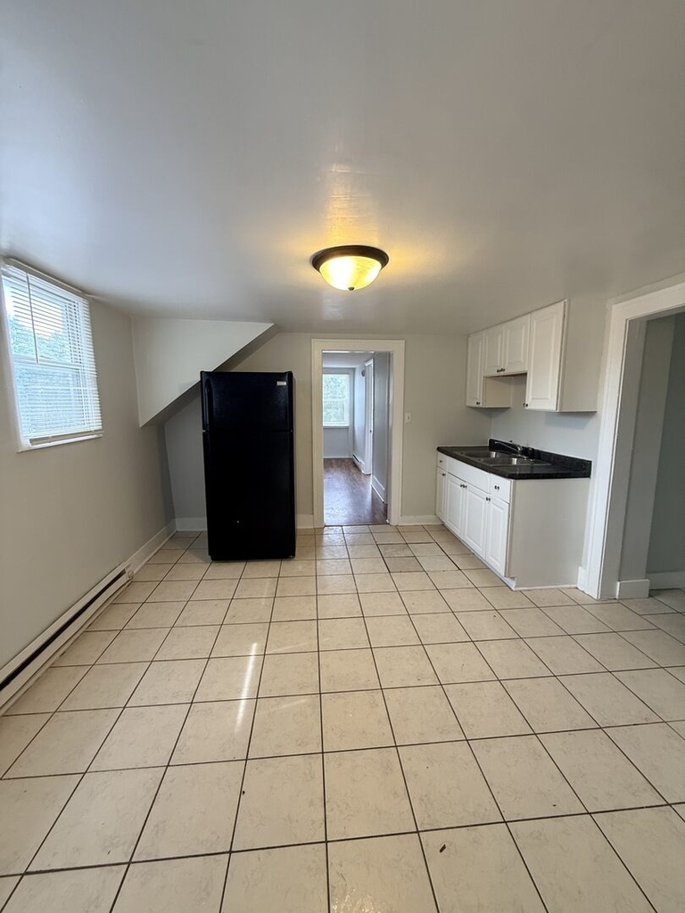 705 North Avenue - Photo 3