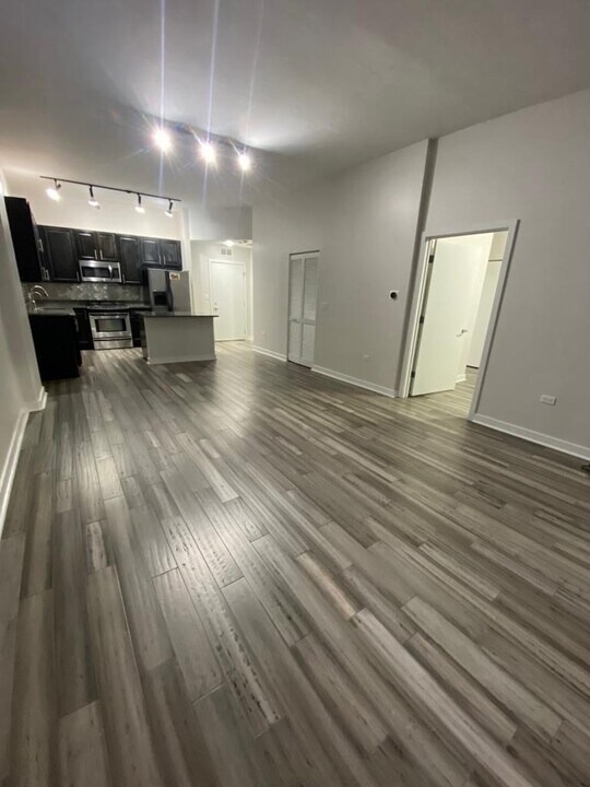 901 W Madison Street - Photo 2