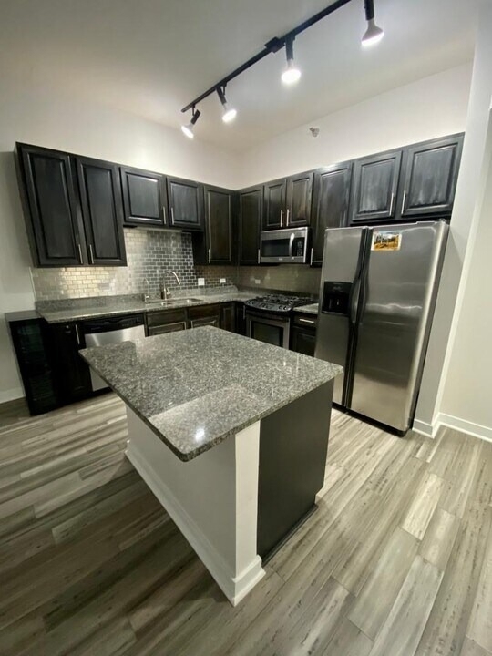 901 W Madison Street - Photo 1