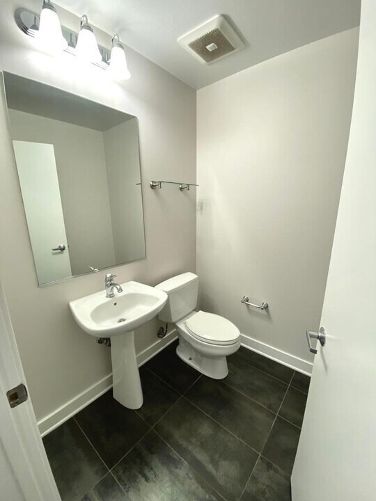 901 W Madison Street - Photo 5