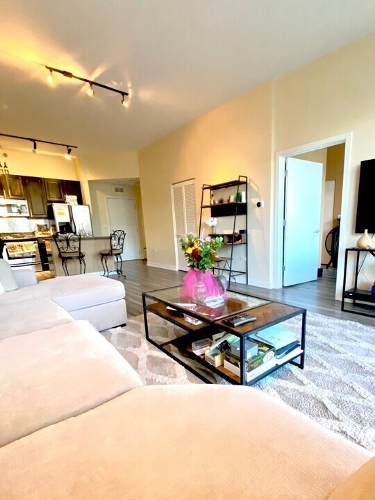 901 W Madison Street - Photo 20