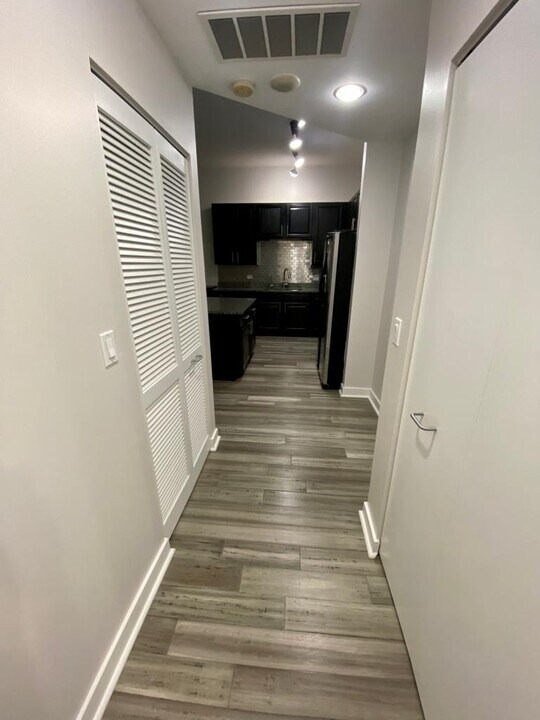 901 W Madison Street - Photo 4