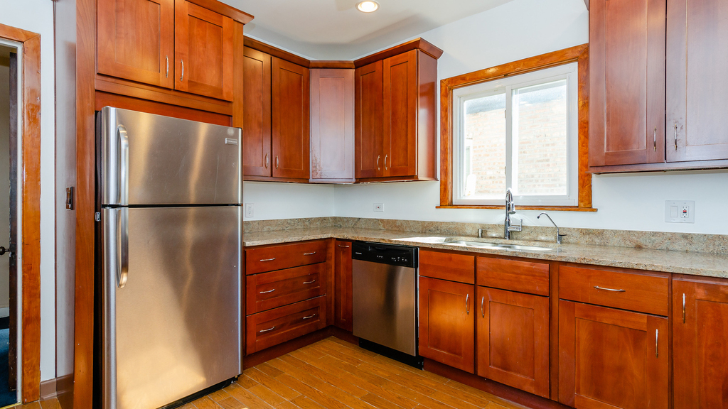 1033 Hayes Avenue - Photo 4