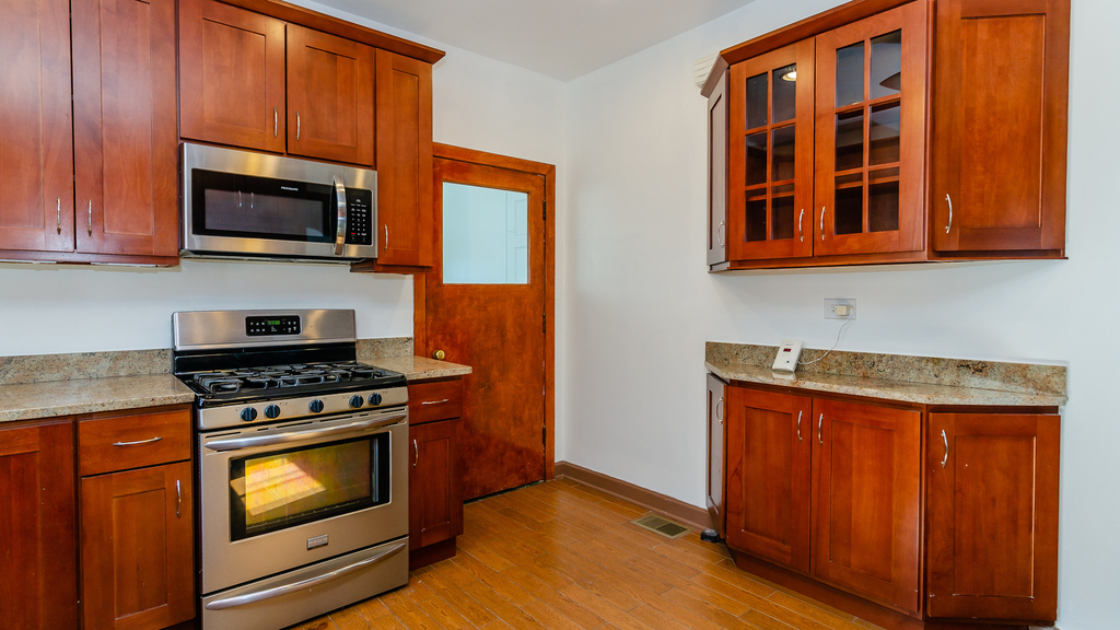 1033 Hayes Avenue - Photo 5