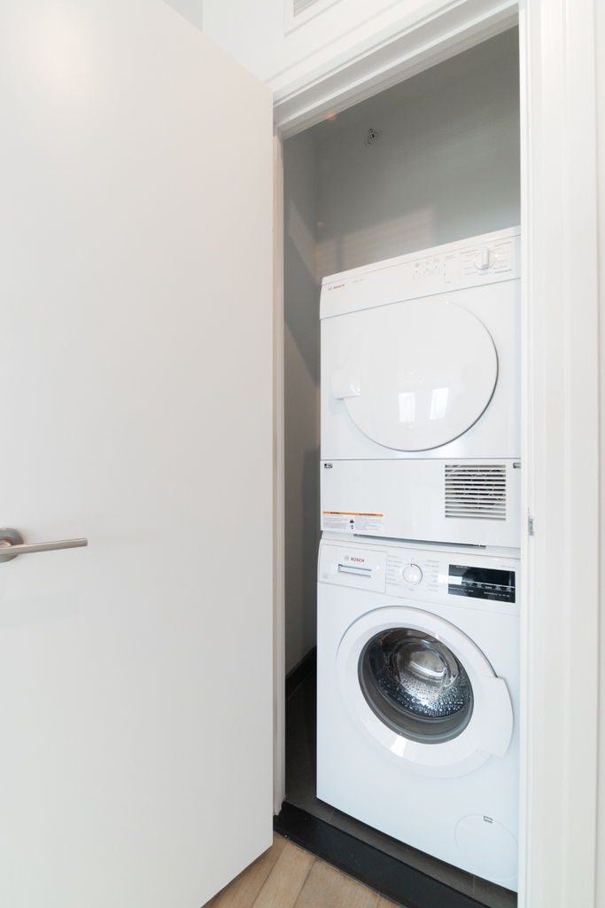 554 West 54th Street - Photo 7
