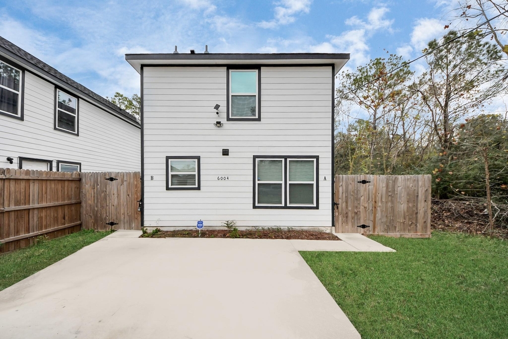 6004 Wedgefield Street - Photo 1
