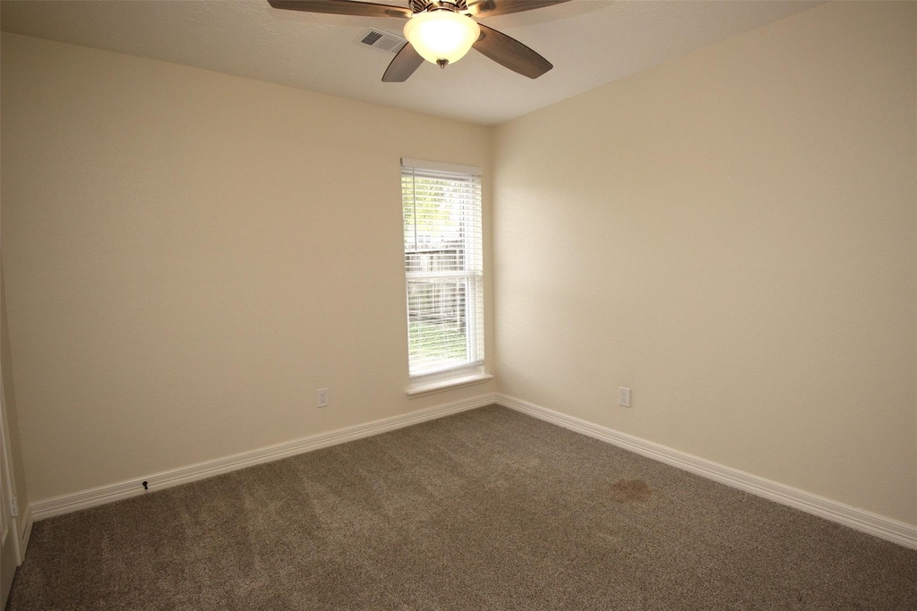 805 Willow Creek Drive - Photo 18