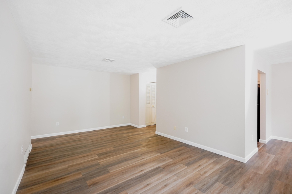 7 Louisburg - Photo 5