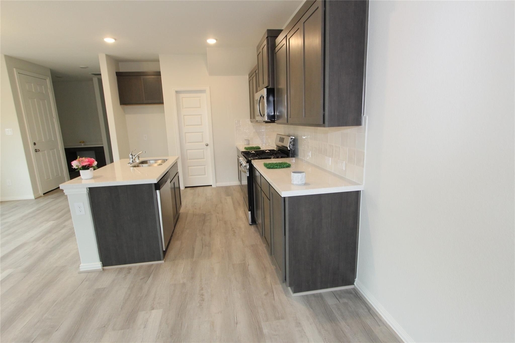 27802 Western Creek Court - Photo 31