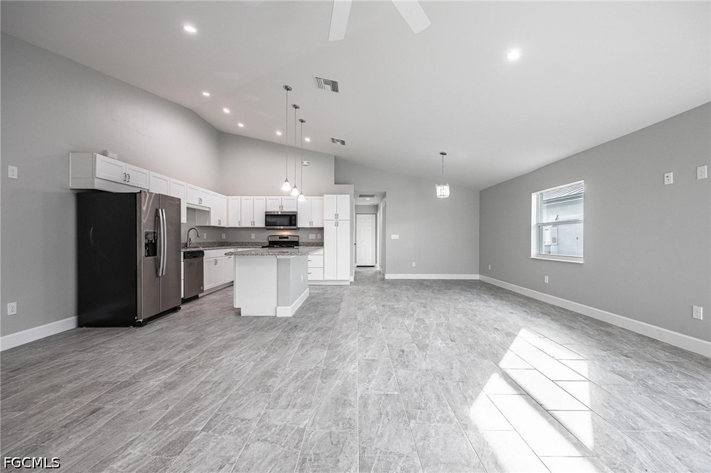 184 Village Circle - Photo 8