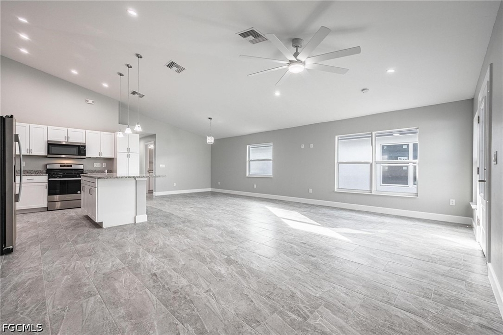 184 Village Circle - Photo 7