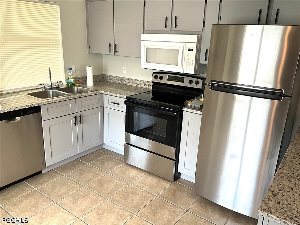 610 Se 13th Court - Photo 1