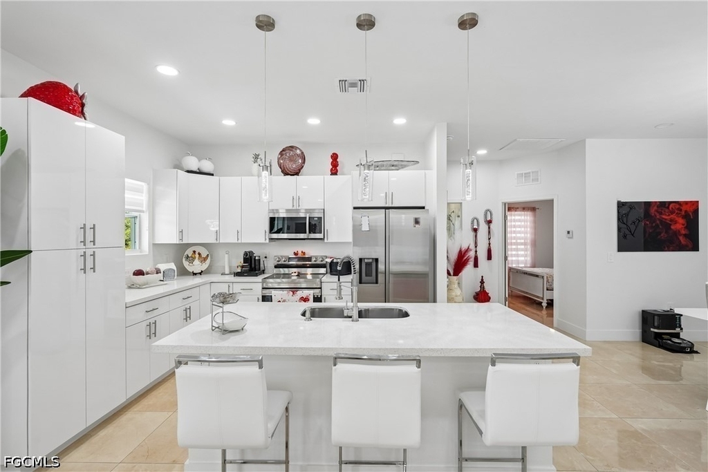 910 Richmond Avenue N - Photo 13