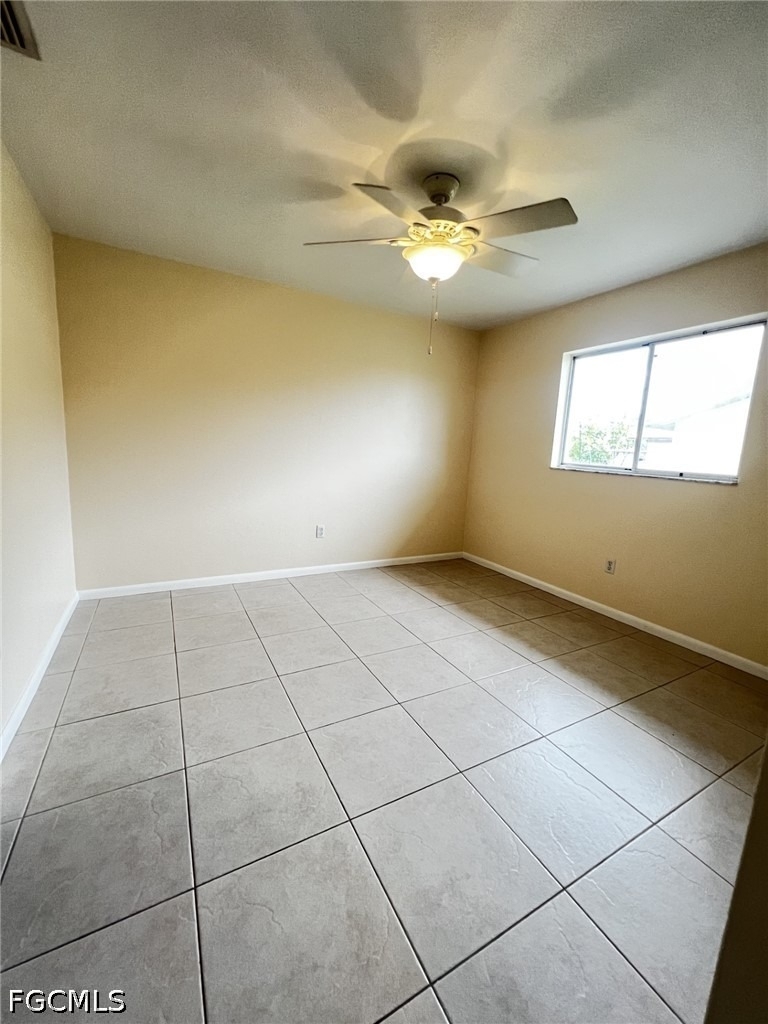 609 Se 23rd Place - Photo 3