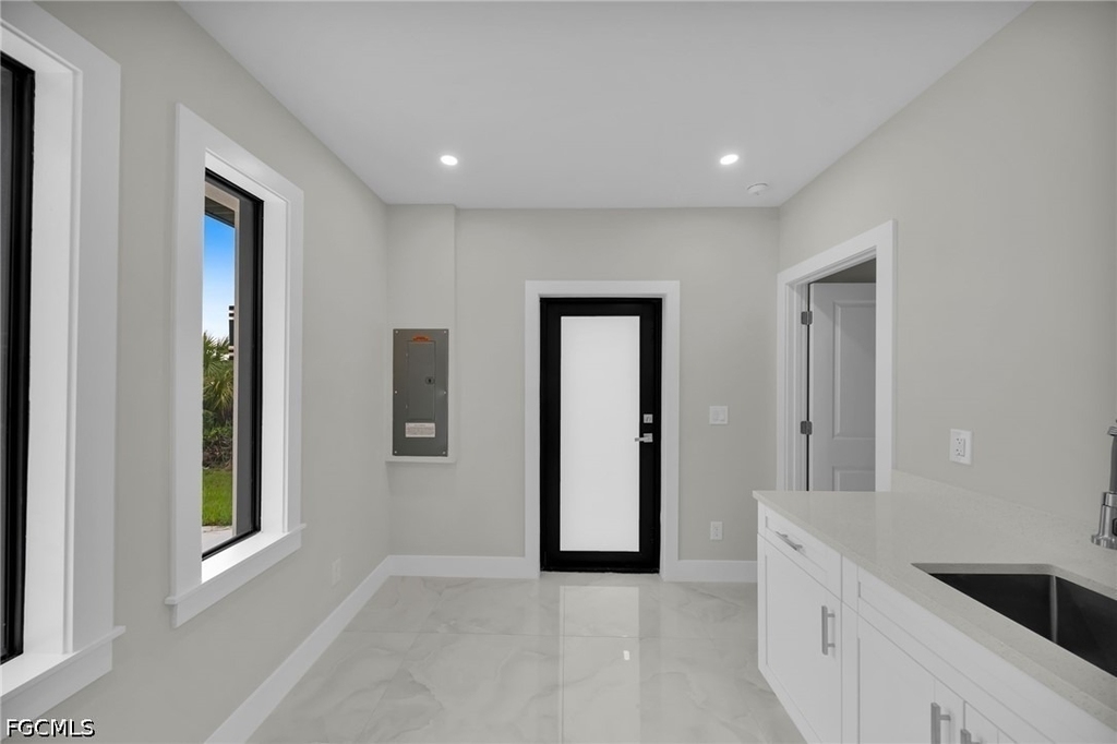 462 Lampion Avenue S - Photo 1
