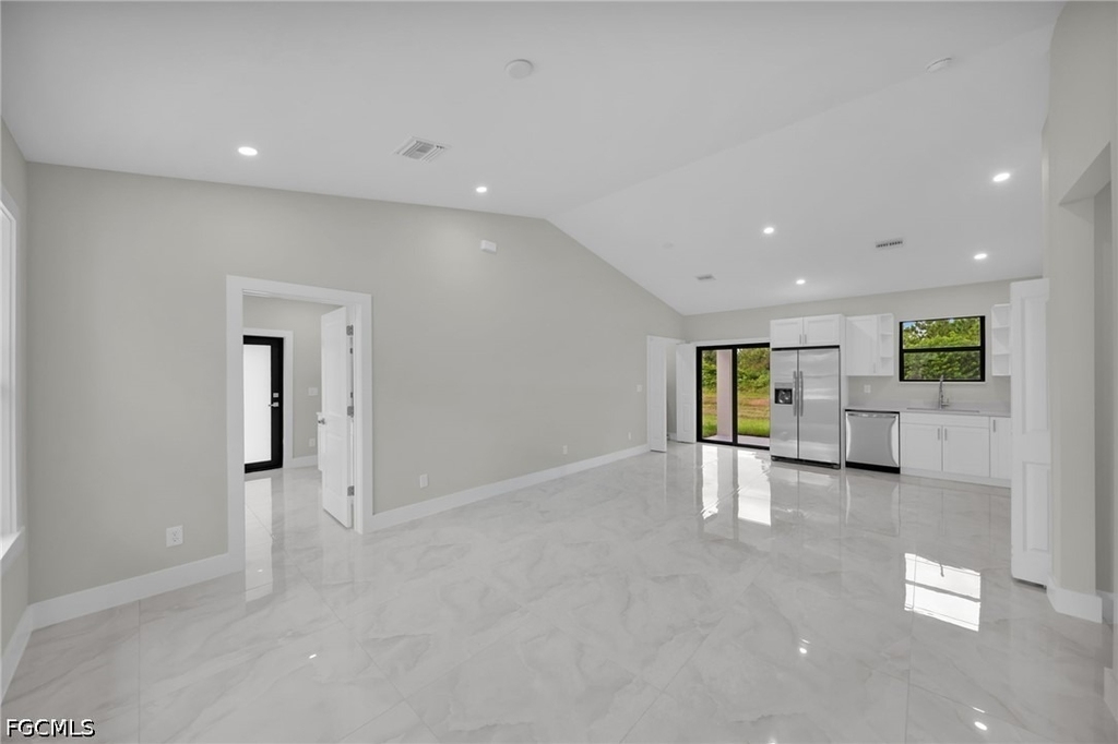 462 Lampion Avenue S - Photo 1