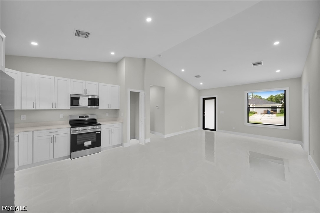 462 Lampion Avenue S - Photo 5