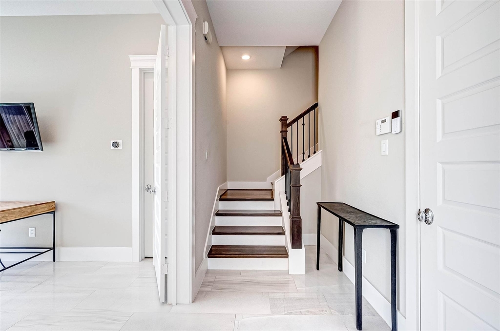 715 Algona Avenue - Photo 9