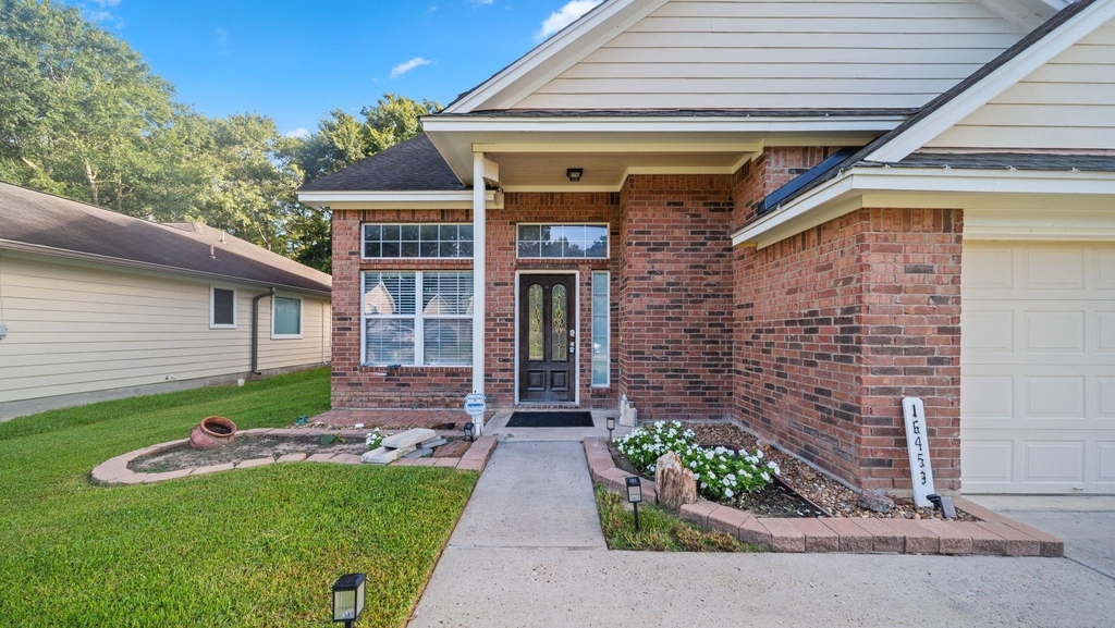 16453 Ryan Guinn Way - Photo 2