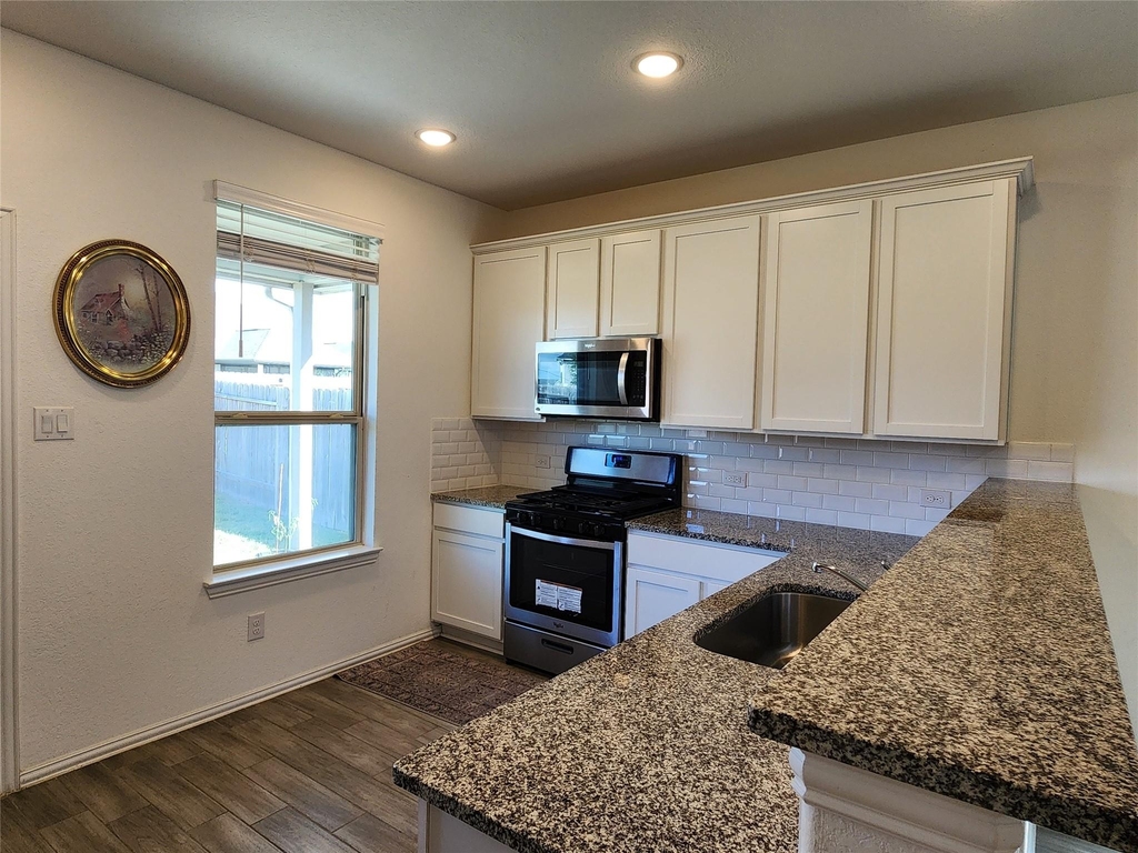 31322 Whitfield Court - Photo 10