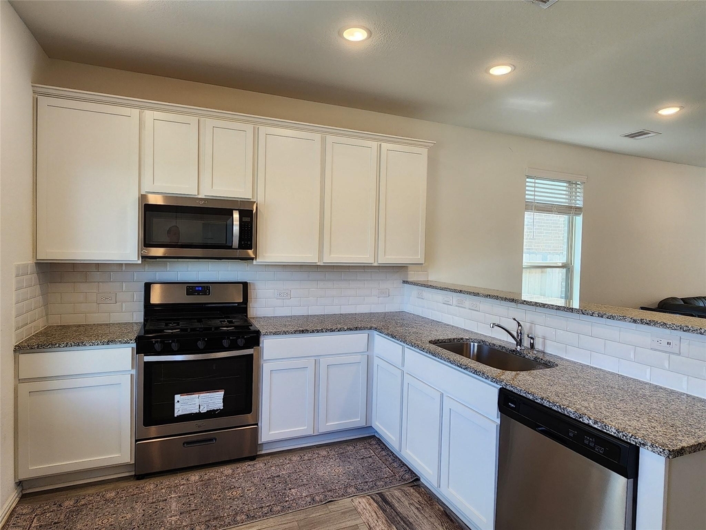 31322 Whitfield Court - Photo 11