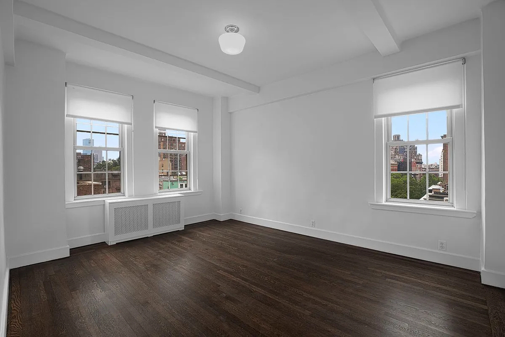 24 Fifth Avenue, Unit 701 - Photo 1