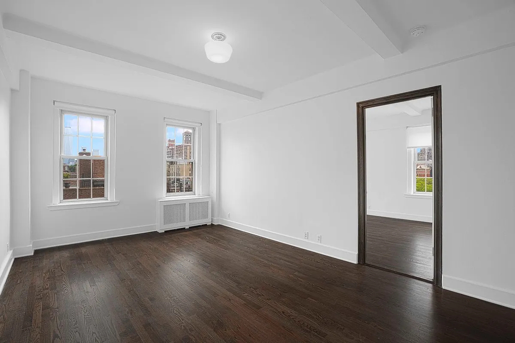 24 Fifth Avenue, Unit 701 - Photo 3