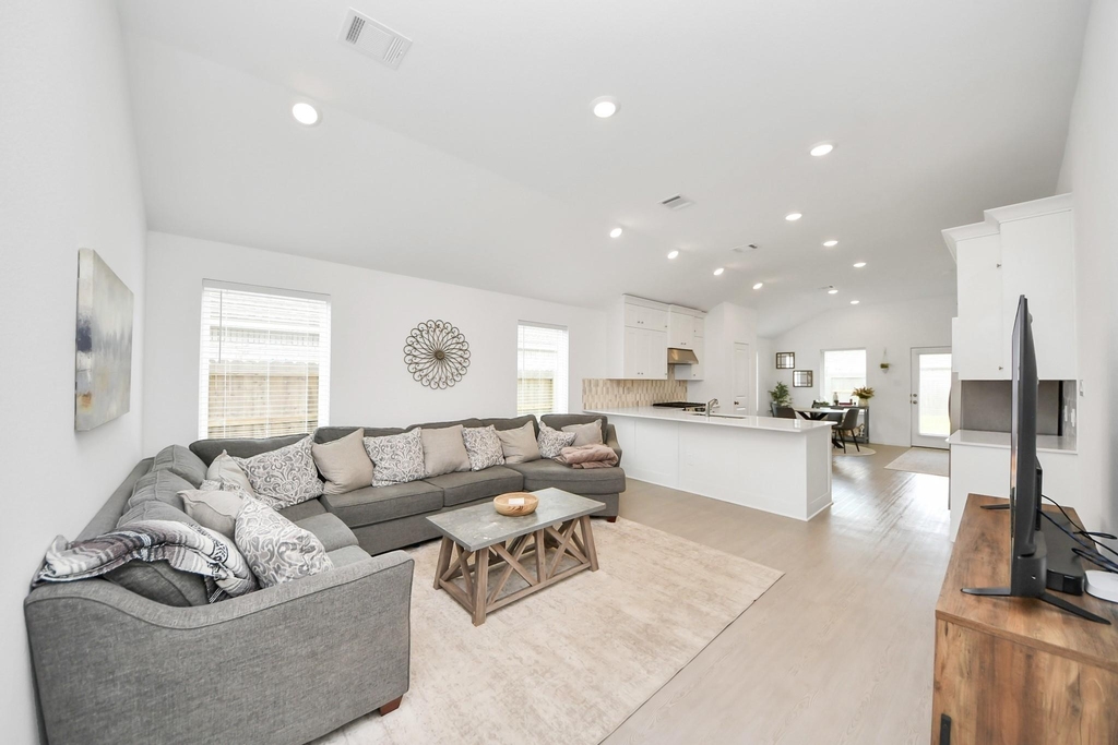 2406 Aquamarine Lane - Photo 2