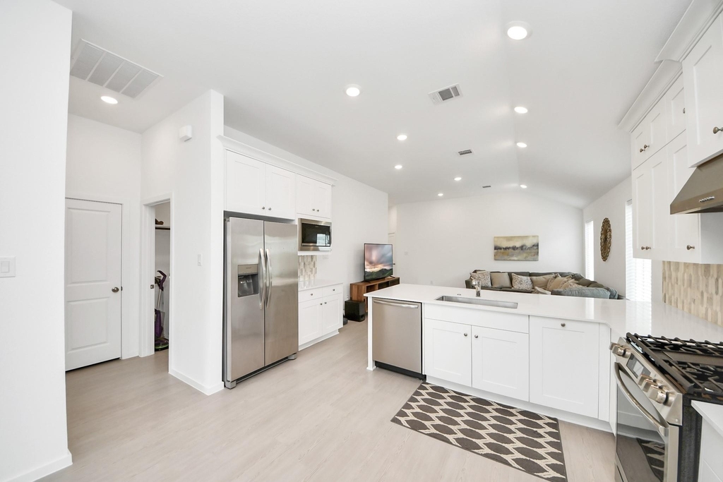 2406 Aquamarine Lane - Photo 7