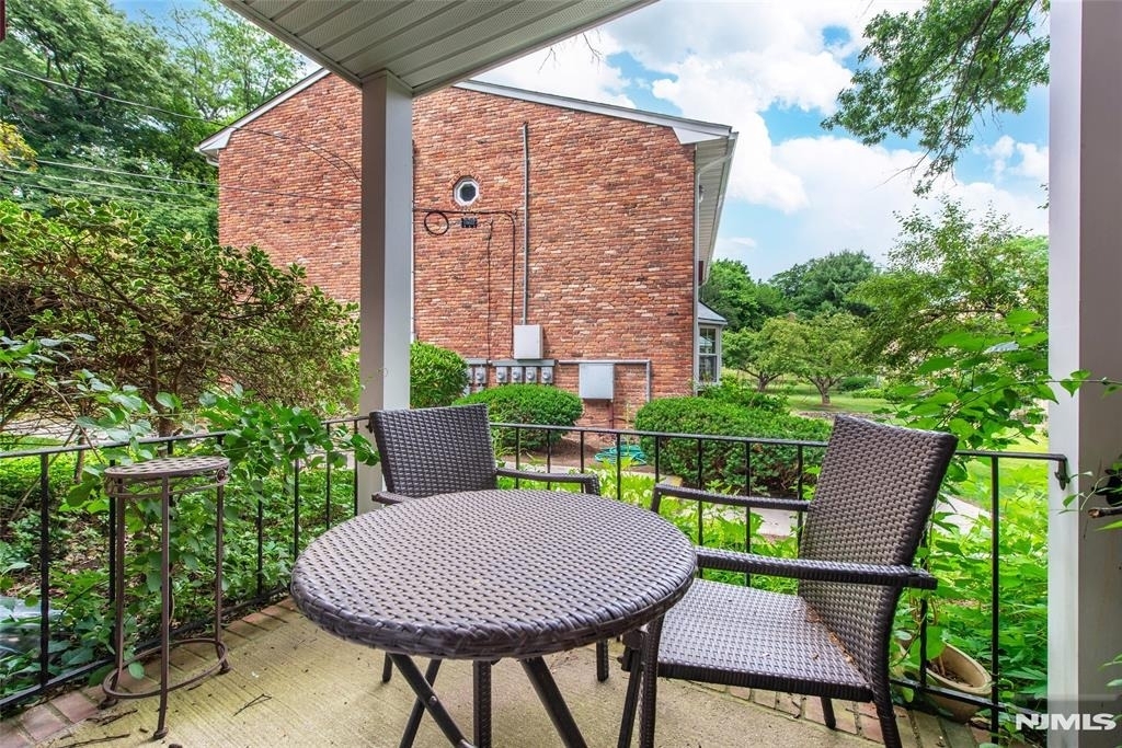 320 South - Photo 13