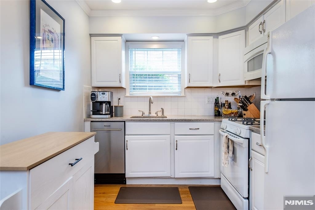 320 South - Photo 11