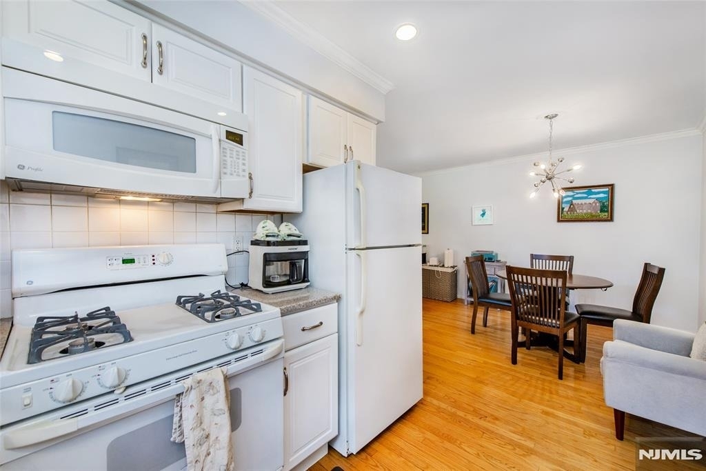 320 South - Photo 10