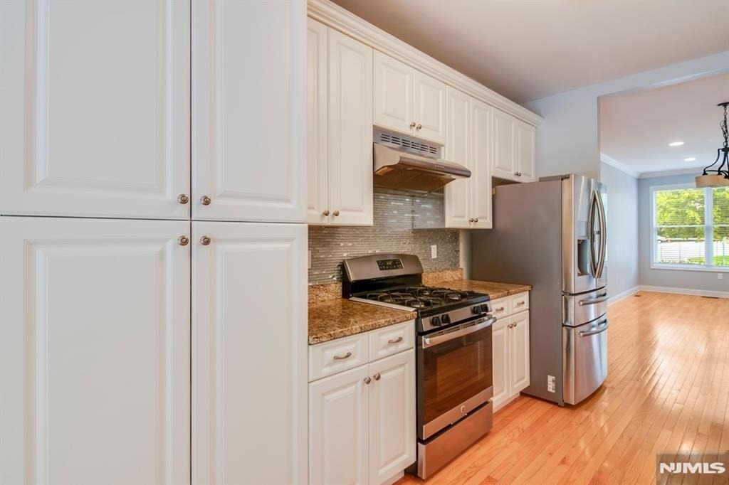 1503 Whitney - Photo 5