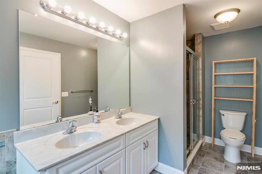 1503 Whitney - Photo 21
