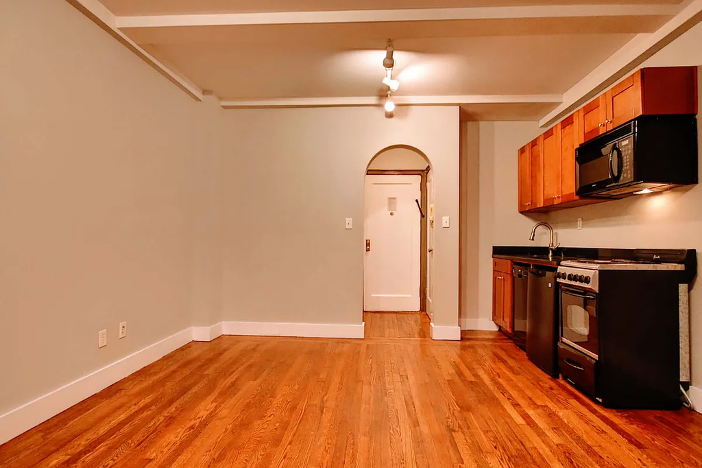 11 Waverly Place, Unit 6n - Photo 3